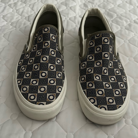 Vans Slip On’s - Picture 1 of 4